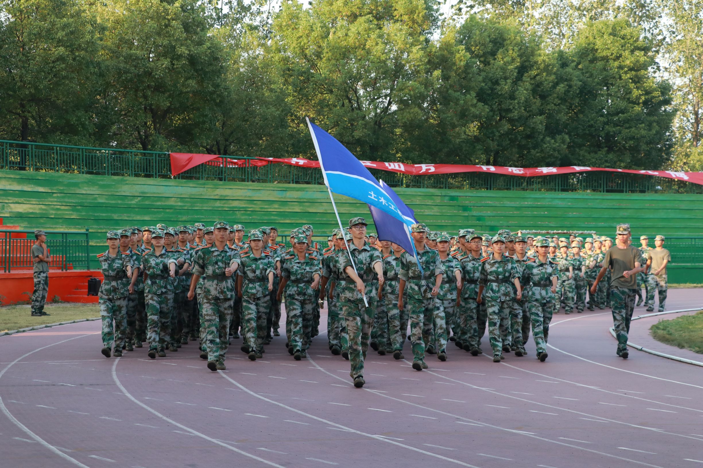 c4472947189149f38c90a5579f9f8c22.jpg c4472947189149f38c90a5579f9f8c22.jpg