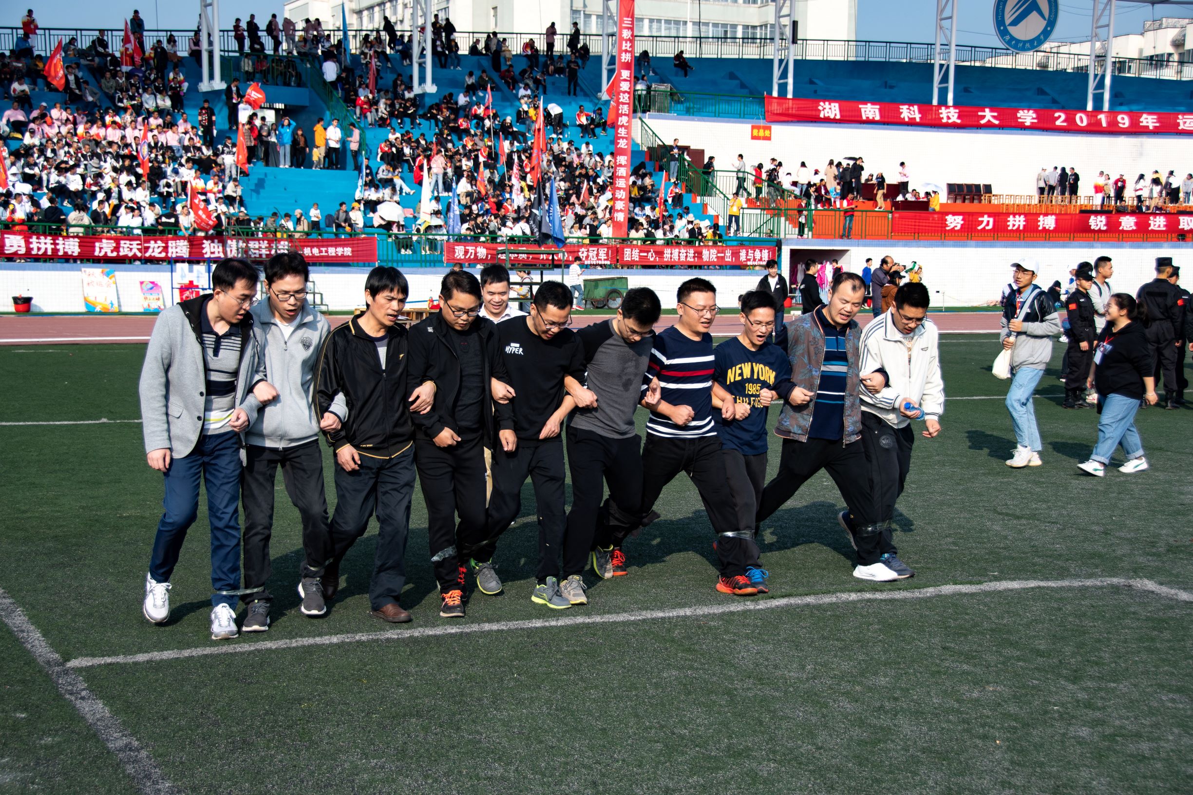 72b56d1f16e64de9923e9ee3f5936935.jpg 72b56d1f16e64de9923e9ee3f5936935.jpg