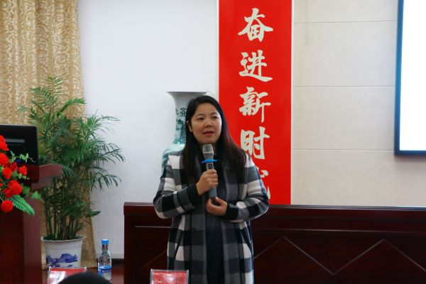 1695f5b24b764d4b8a7411f7cc5f66c4.jpg 王艳22.jpg