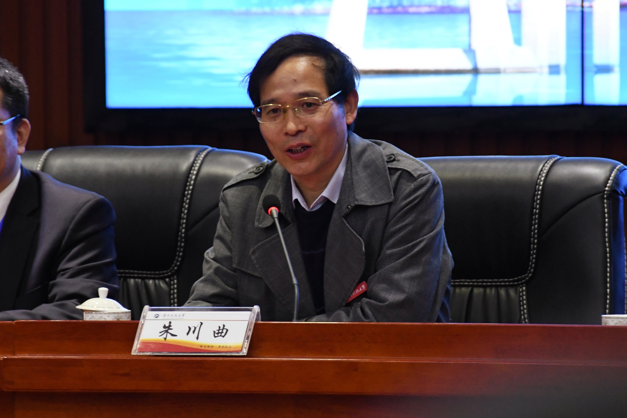 5634060d954646e6a98940a86fe02424.jpg 5634060d954646e6a98940a86fe02424.jpg