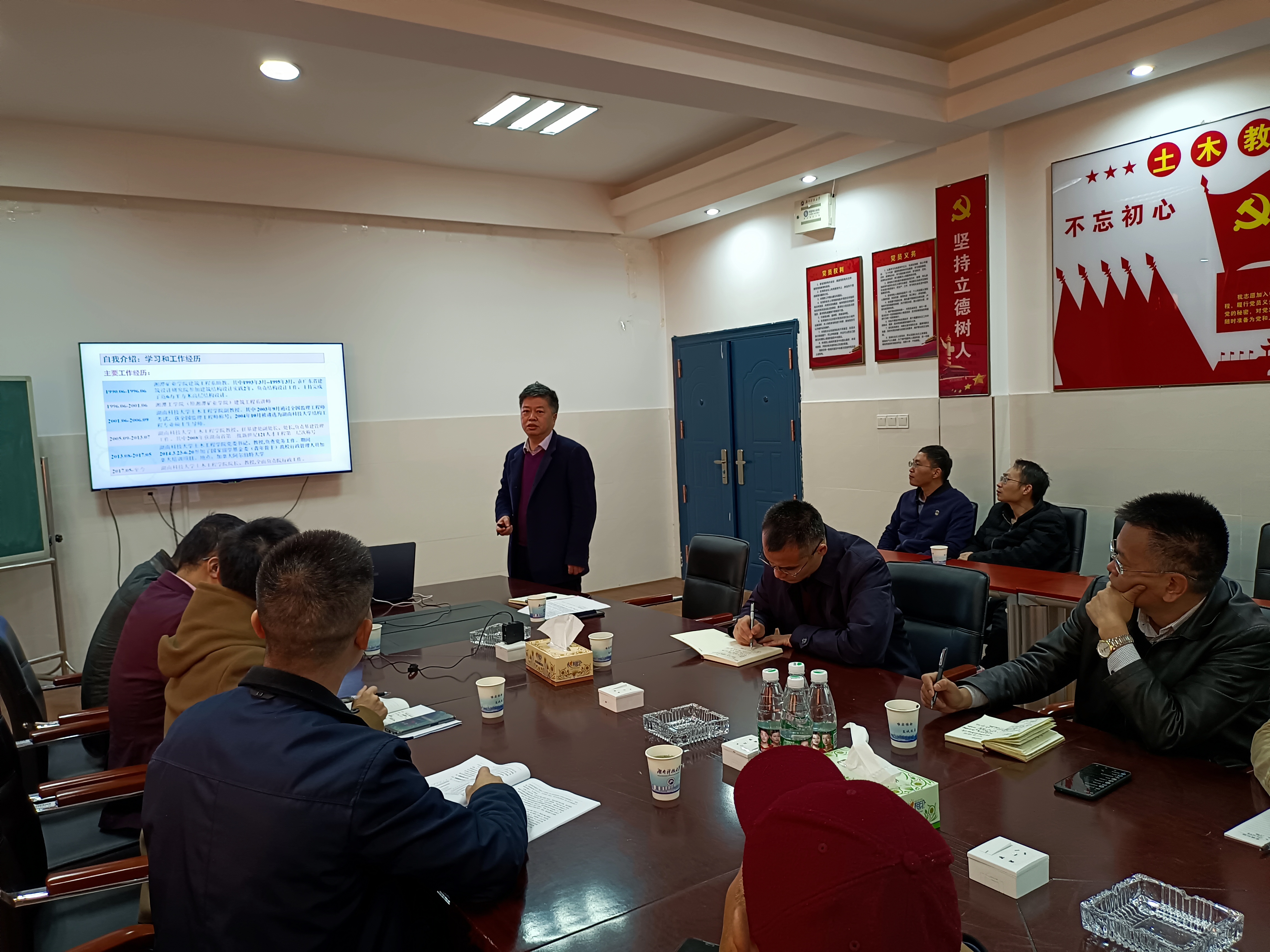 1f16d4df318d4387b36481660678a065.jpg 1f16d4df318d4387b36481660678a065.jpg